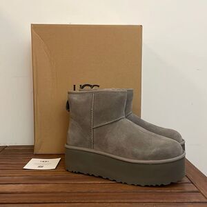 UGG Classic Mini Platform Boots Smoke Plume USA Women Size 9/UK 7/EU 40